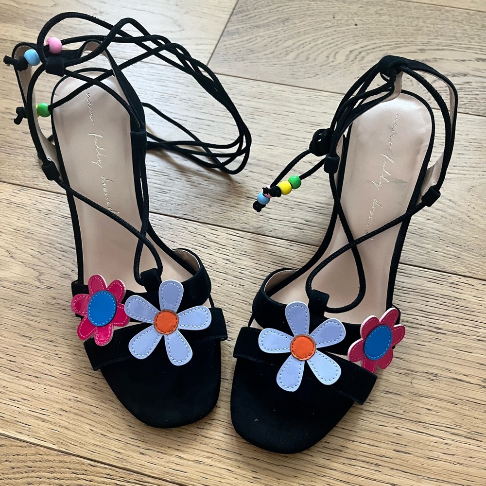 Never Fully Dressed Black Heels with Floral Accents - Picture 2 of 5